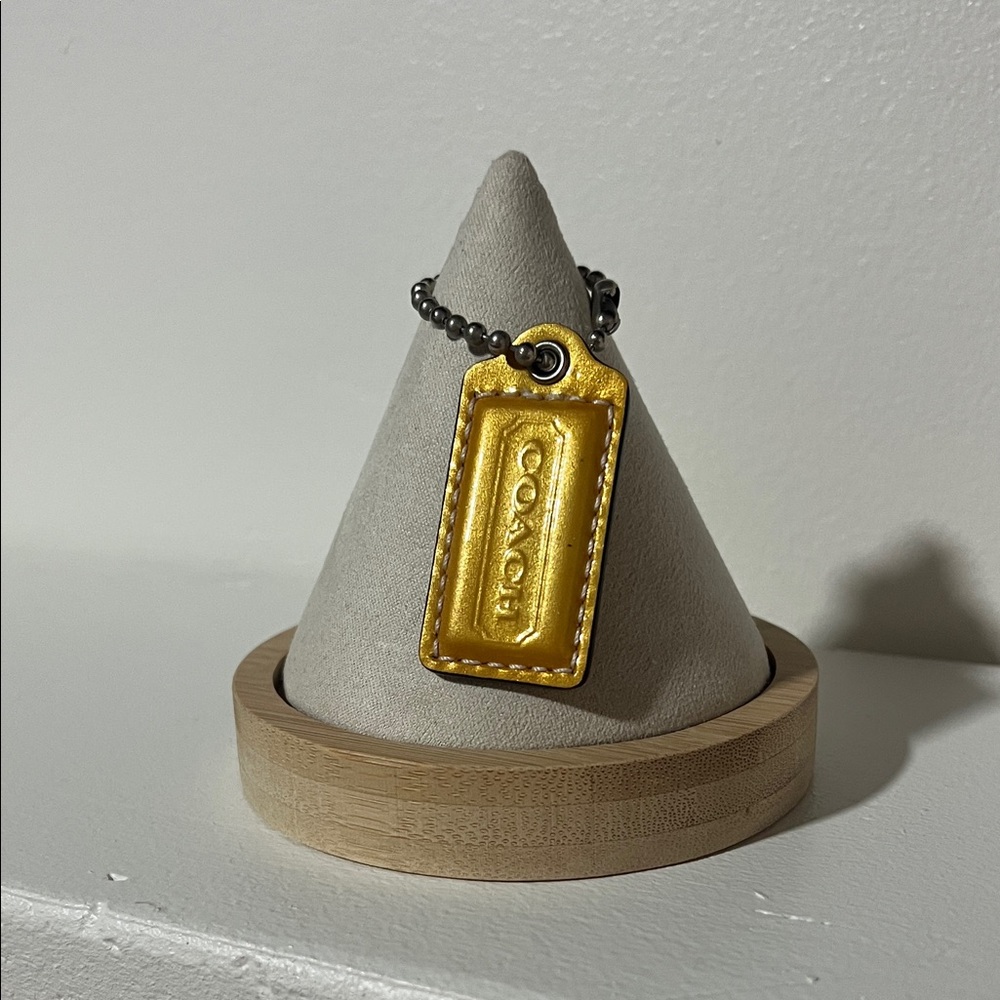 COACH DOG TAG